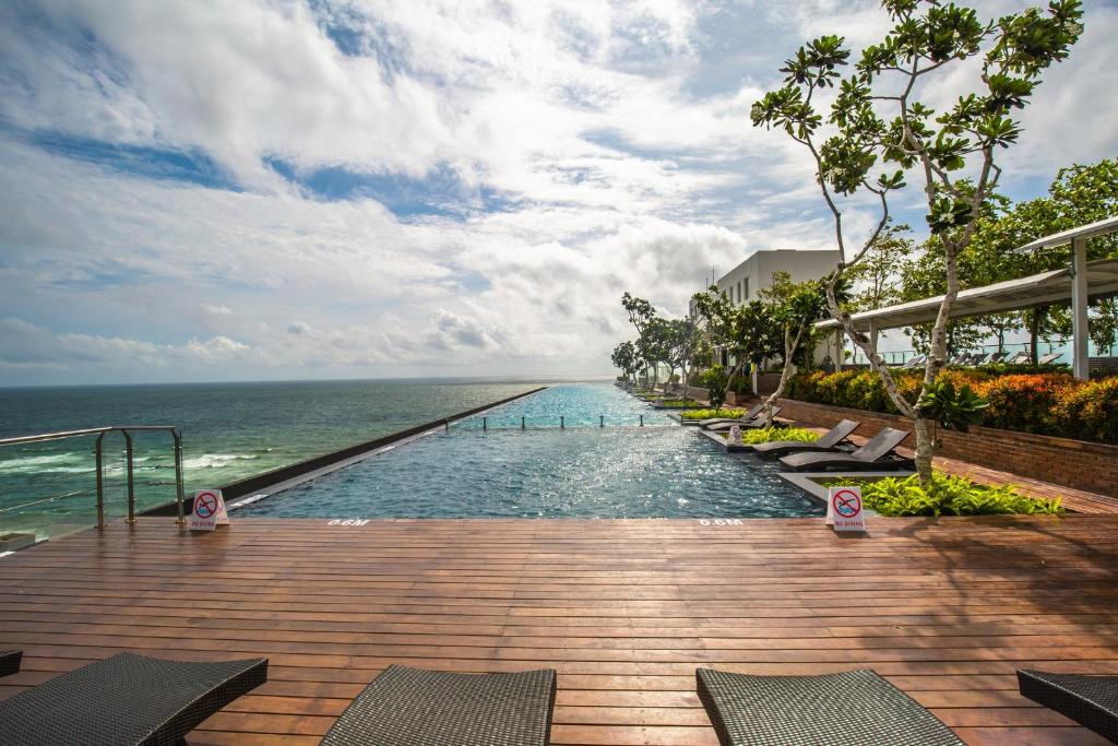 Хотел Marino Beach Colombo 5*