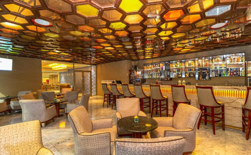 Хотел Marino Beach Colombo 5*
